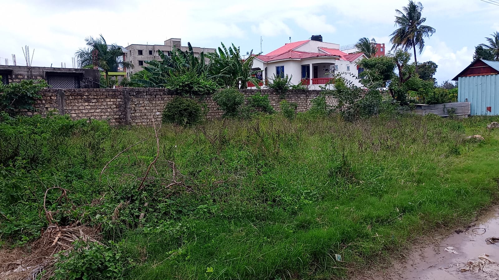 Utange 100x50ft Plot for sale